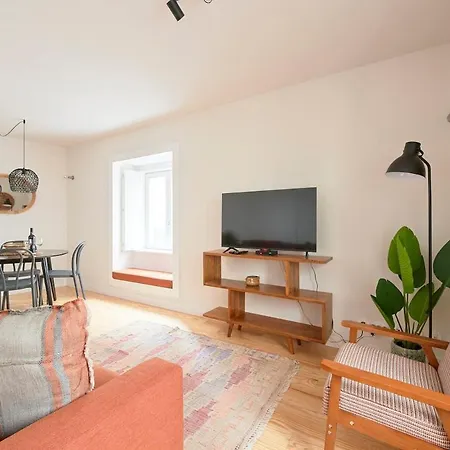 Bairro Alto - Superb *