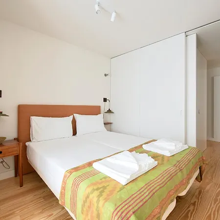 Bairro Alto - Superb *